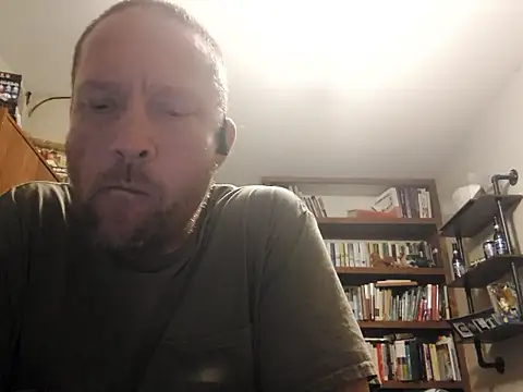Snapshot of icebergXpress chatting on 10, 6, 2026 icebergXpress online show from 10, 6, 2026