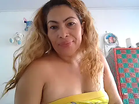 Snapshot of Layla-Astrum chatting on 25, 5, 2026 Layla-Astrum online show from 25, 5, 2026