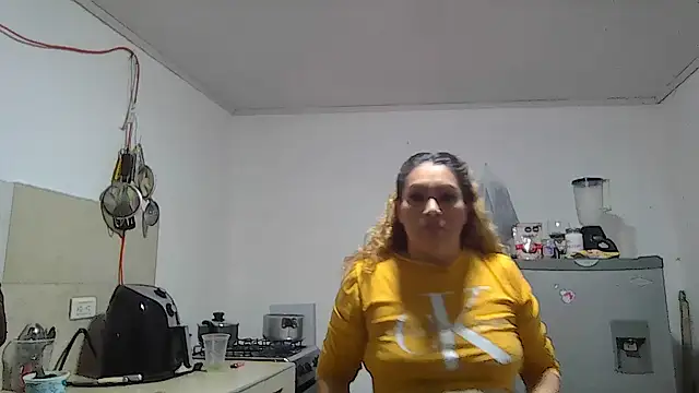 Snapshot of Layla-Astrum chatting on 8, 6, 2026 Layla-Astrum online show from 8, 6, 2026