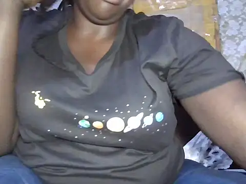 Snapshot of queenrosa3 chatting on 6, 7, 2026 queenrosa3 online show from 6, 7, 2026
