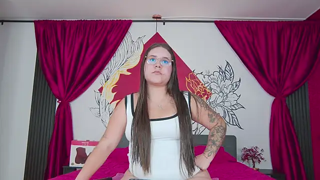 Lia Avalon online show from 23, 6, 2026