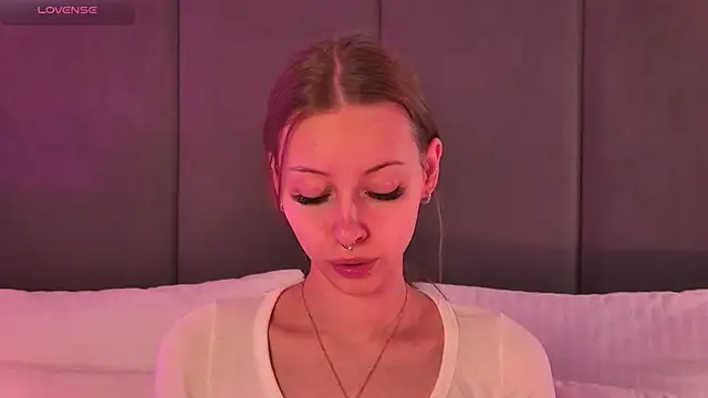 Snapshot of JulyOwens chatting on 18, 6, 2026 JulyOwens online show from 18, 6, 2026