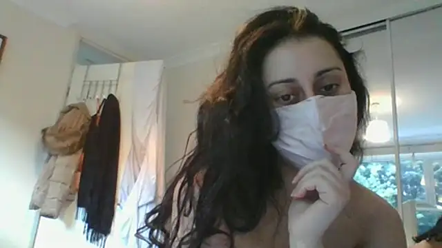 Snapshot of leila_salem chatting on 10, 6, 2026 leila salem online show from 10, 6, 2026
