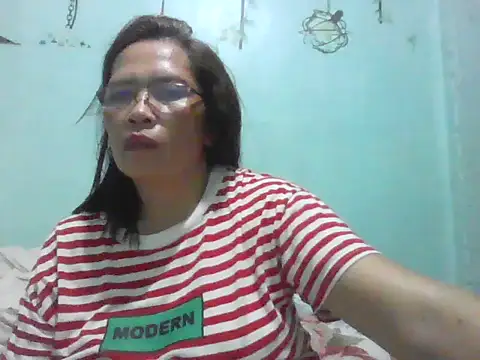 Snapshot of momshe2026 chatting on 20, 6, 2026 momshe2026 online show from 20, 6, 2026
