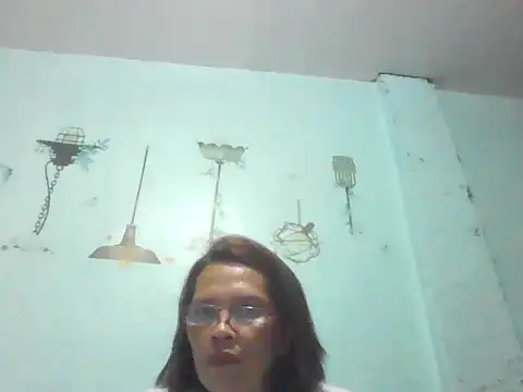 Snapshot of momshe2026 chatting on 27, 6, 2026 momshe2026 online show from 27, 6, 2026