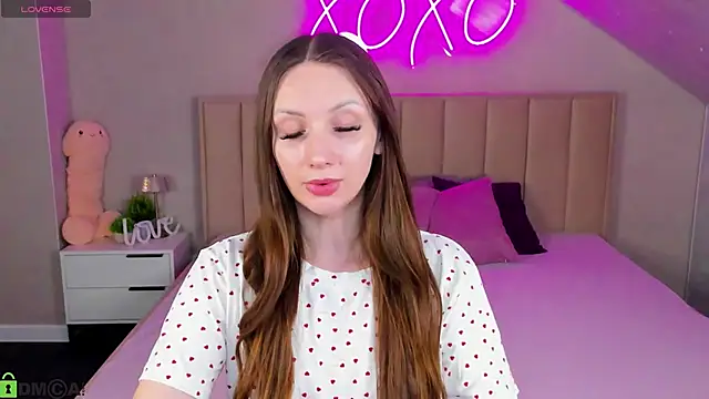 Snapshot of Alexa_Carte chatting on 13, 6, 2026 Alexa Carte online show from 13, 6, 2026