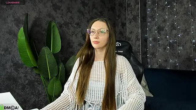 Snapshot of Alexa_Carte chatting on 19, 6, 2026 Alexa Carte online show from 19, 6, 2026