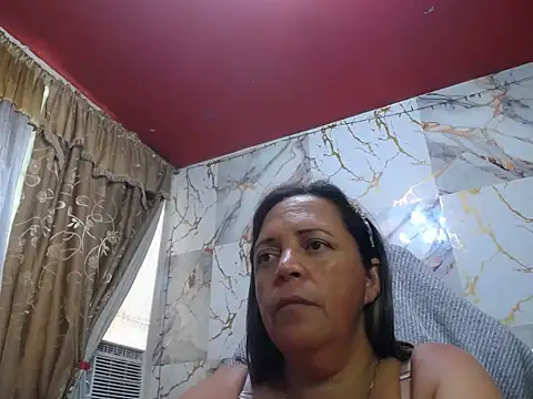 Snapshot of alina_maturee chatting on 20, 5, 2026 alina maturee online show from 20, 5, 2026