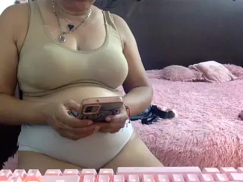 Snapshot of mommy-flabia chatting on 10, 6, 2026 mommy-flabia online show from 10, 6, 2026