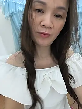 Snapshot of Lye_lovely chatting on 2, 7, 2026 Lye lovely online show from 2, 7, 2026