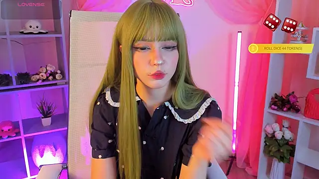YunaLeaf online show from 24, 5, 2026