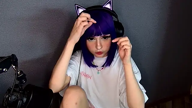 YunaLeaf online show from 15, 6, 2026