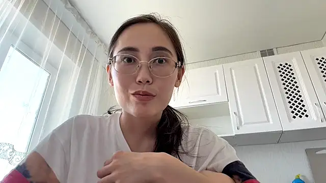 VickieTrudo online show from 14, 7, 2026