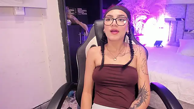 Snapshot of Nezukoo_1 chatting on 11, 6, 2026 Nezukoo 1 online show from 11, 6, 2026