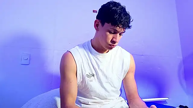Snapshot of Luke_Muscle chatting on 24, 5, 2026 Luke Muscle online show from 24, 5, 2026
