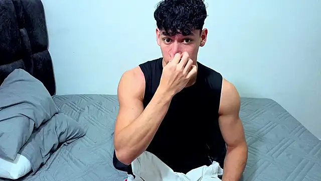 Snapshot of Luke_Muscle chatting on 12, 7, 2026 Luke Muscle online show from 12, 7, 2026