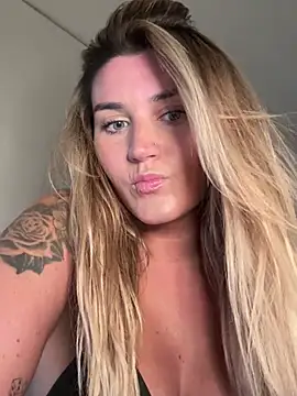 thebeachyblonde online show from 15, 7, 2026