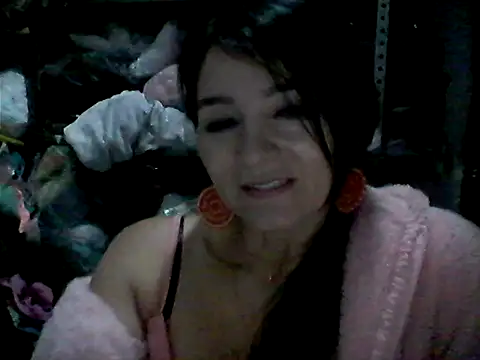Snapshot of Anlly_garcia002 chatting on 7, 6, 2026 Anlly garcia002 online show from 7, 6, 2026