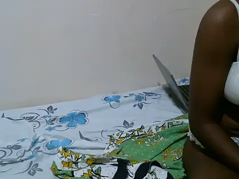 Snapshot of kinky_nymo chatting on 23, 5, 2026 kinky nymo online show from 23, 5, 2026