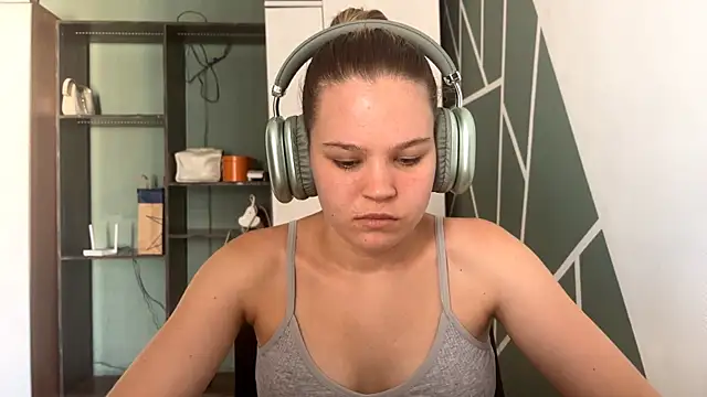Snapshot of HellyRay chatting on 8, 7, 2026 HellyRay online show from 8, 7, 2026