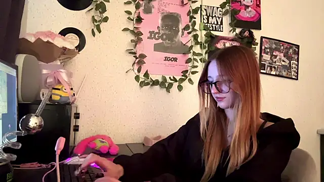 Sunshine Kira online show from 30, 5, 2026