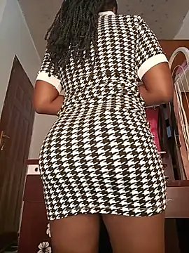 Snapshot of Diva_2 chatting on 7, 7, 2026 Diva 2 online show from 7, 7, 2026