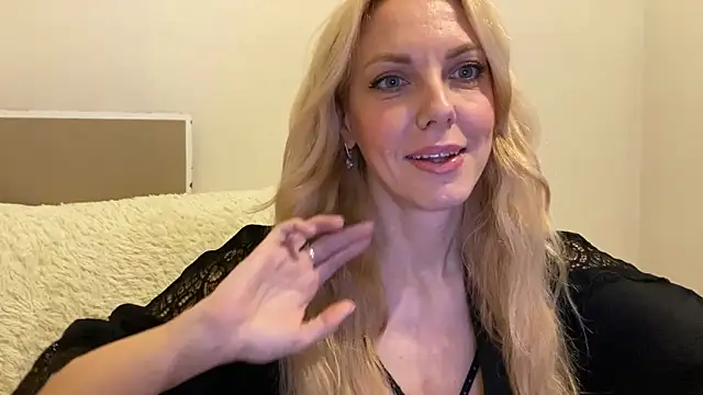 Snapshot of Allmaybe chatting on 4, 6, 2026 Allmaybe online show from 4, 6, 2026