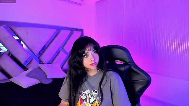 Elena Tylor online show from 13, 7, 2026