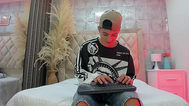 Snapshot of wesley_boyy_ chatting on 25, 5, 2026 wesley boyy online show from 25, 5, 2026