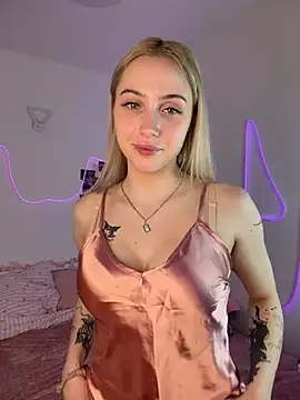 Snapshot of MoniLyn chatting on 1, 6, 2026 MoniLyn online show from 1, 6, 2026