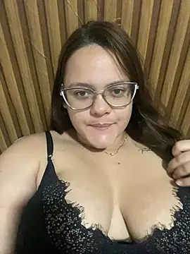 Laryssinha 69 online show from 9, 7, 2026