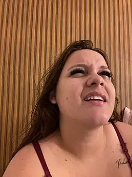 Laryssinha 69 online show from 15, 7, 2026