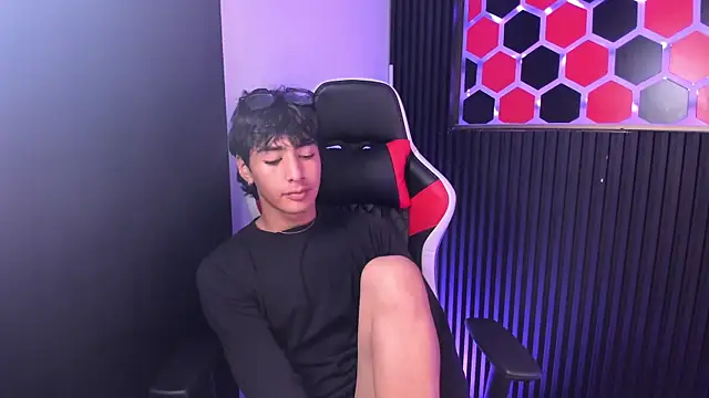 SantyFoxxs online show from 3, 7, 2026