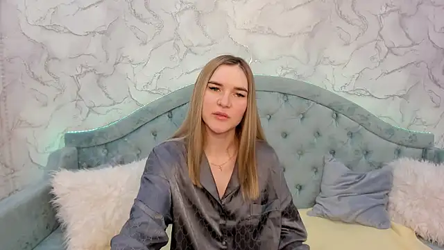 Snapshot of RoxyReignn chatting on 27, 5, 2026 RoxyReignn online show from 27, 5, 2026