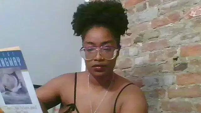 Snapshot of CloverGirlxo chatting on 26, 5, 2026 CloverGirlxo online show from 26, 5, 2026
