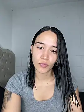 Snapshot of DaniRivers_ chatting on 4, 7, 2026 DaniRivers online show from 4, 7, 2026