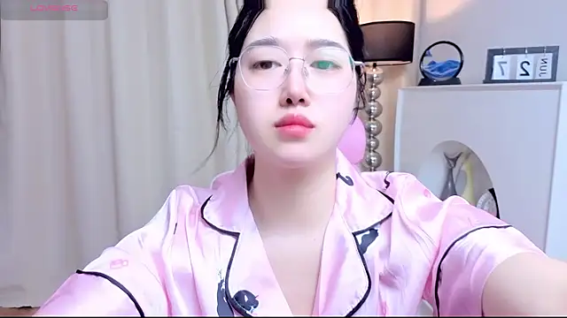Snapshot of miuu6868 chatting on 28, 6, 2026 miuu6868 online show from 28, 6, 2026