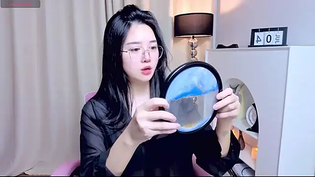 Snapshot of miuu6868 chatting on 4, 7, 2026 miuu6868 online show from 4, 7, 2026