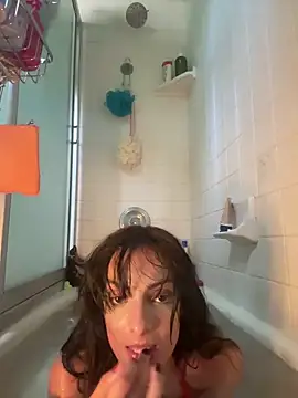 Snapshot of LayneeUnlocked chatting on 20, 6, 2026 LayneeUnlocked online show from 20, 6, 2026