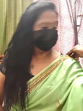 Snapshot of Meera_mia chatting on 6, 6, 2026 Meera mia online show from 6, 6, 2026