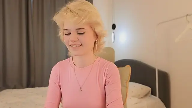 Snapshot of mood_berry_ chatting on 31, 5, 2026 mood berry online show from 31, 5, 2026