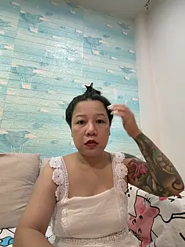 Snapshot of LINDA_HD chatting on 3, 6, 2026 LINDA HD online show from 3, 6, 2026