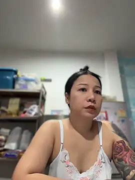 Snapshot of LINDA_HD chatting on 17, 6, 2026 LINDA HD online show from 17, 6, 2026