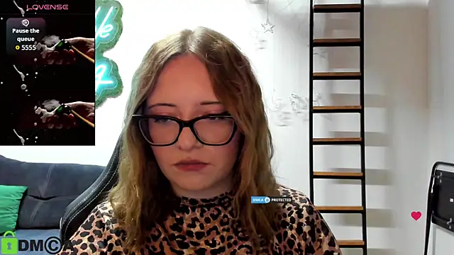 Snapshot of JuliNy_x chatting on 6, 6, 2026 JuliNy x online show from 6, 6, 2026