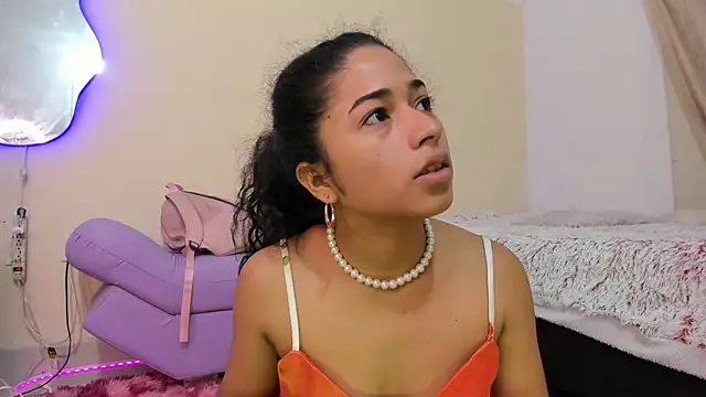 Snapshot of Nadia-Monroe chatting on 22, 6, 2026 Nadia-Monroe online show from 22, 6, 2026