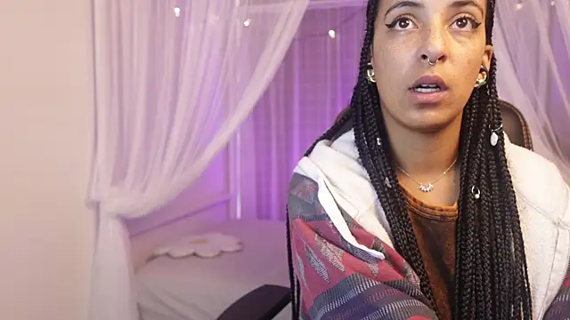 Snapshot of Millie_Volturi chatting on 29, 6, 2026 Millie Volturi online show from 29, 6, 2026