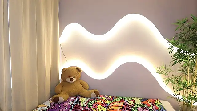 Snapshot of Millie_Volturi chatting on 11, 7, 2026 Millie Volturi online show from 11, 7, 2026