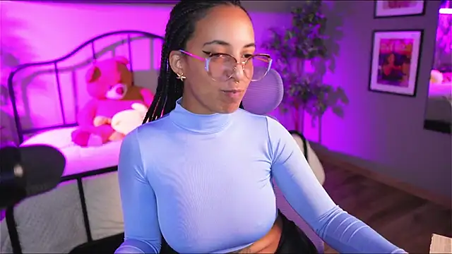 Snapshot of Millie_Volturi chatting on 28, 7, 2026 Millie Volturi online show from 28, 7, 2026