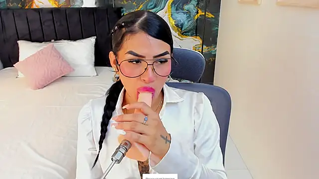 Alanna Wild online show from 22, 6, 2026