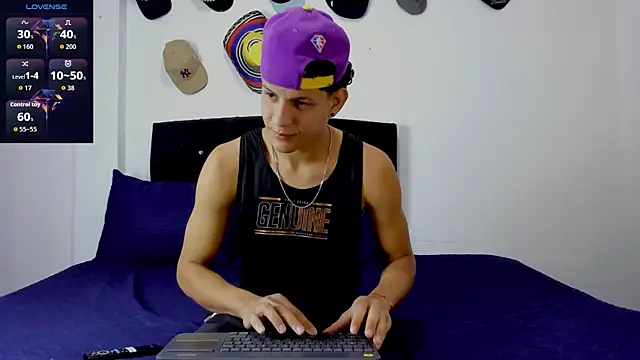 theo bigcock  online show from 13, 7, 2026
